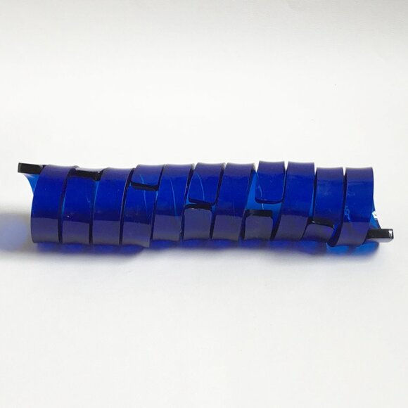 Postmodern Blue Transparent Lucite Plastic Double Twist Spiral Napkin Rings 6pcs - Picture 5 of 6